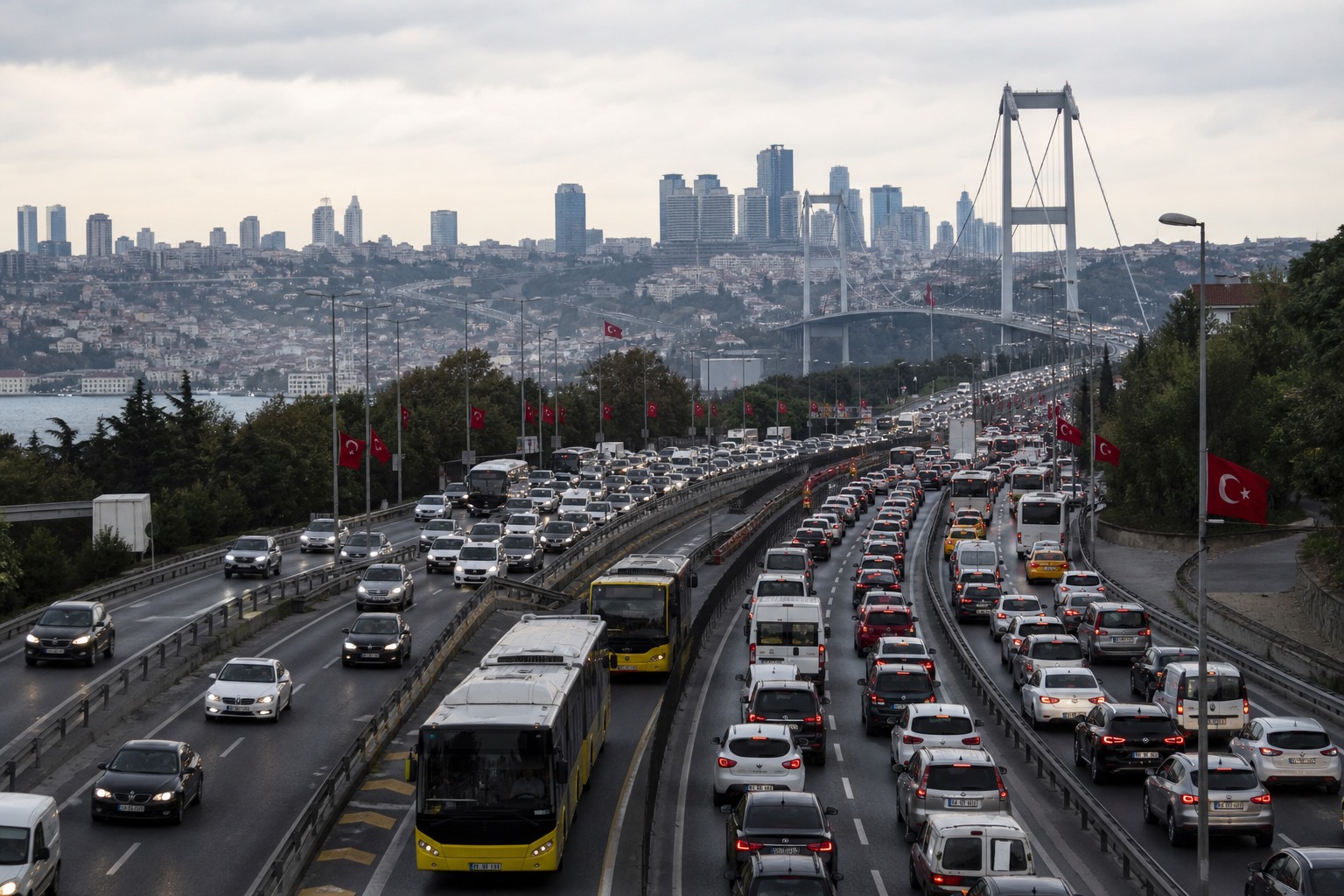 İstanbul’da resmi tatil öncesi yoğun şehir trafiğini temsil eden görsel.