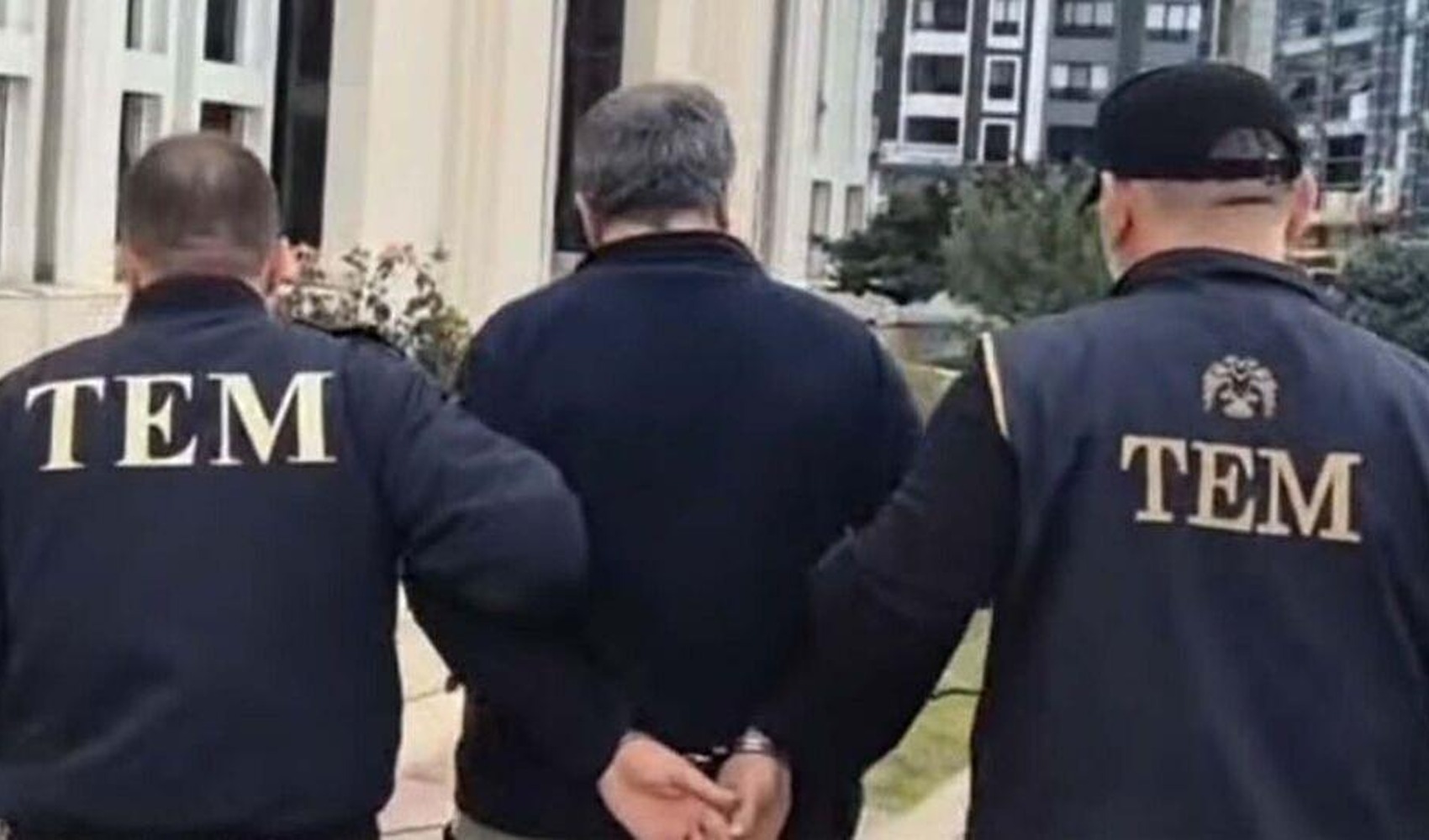 Social media posts insulting Atatürk and the Turkish flag... Teacher arrested in Edremit