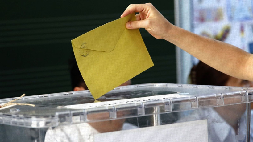 Anketlerde lider parti değişti: Farkı 2 puana çıkardı