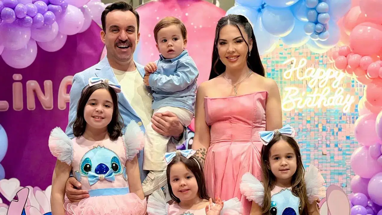 Özlem Öz ve Tayyar Öz’ün çocuklarıyla birlikte yer aldığı aile fotoğrafı.
