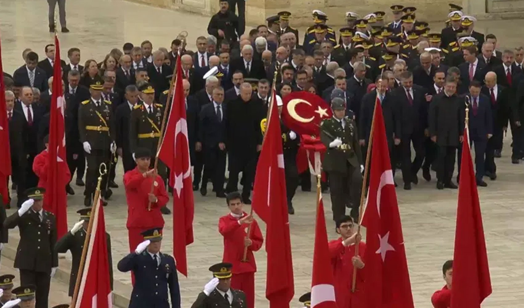 Devlet erkanı 29 Ekim Cumhuriyet Bayramı’nda Anıtkabir’de: Erdoğan, Özel ve Bahçeli törende yer aldı