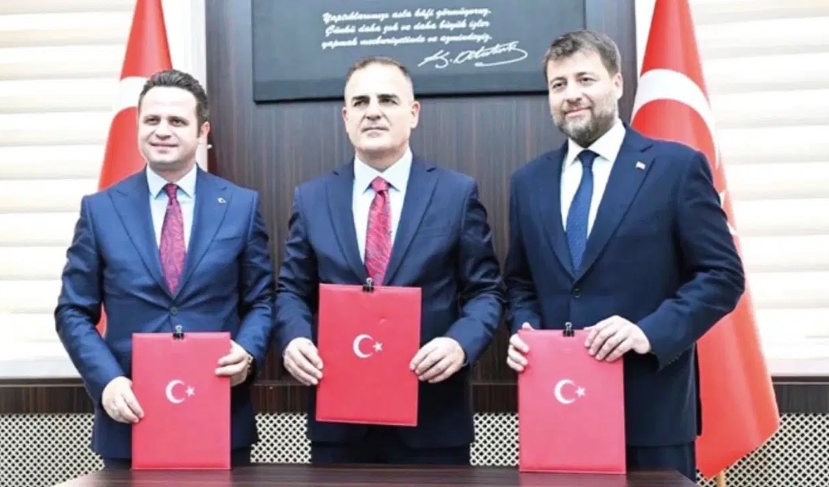Fon iddiası Muğla Valisi Akbıyık’a uzandı: Şamil Tayyar’dan ‘görevi bırakın’ çağrısı