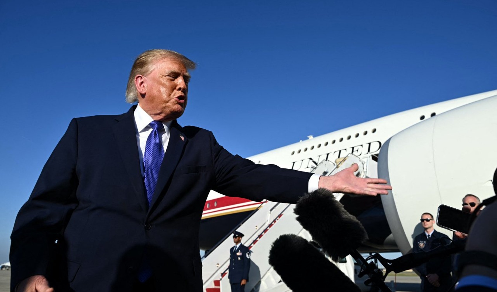 Trump’tan sağlık sorusuna öfkeli yanıt: Muhabire ‘Hastasın, berbat görünüyorsun’ dedi
