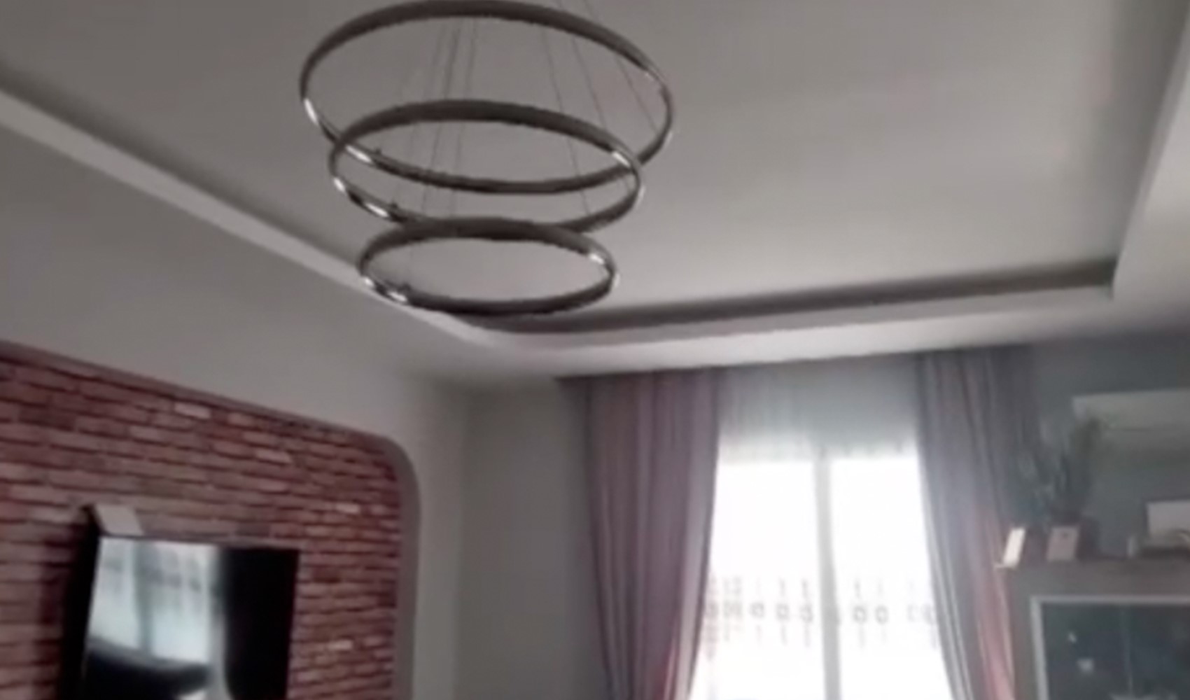 Adana'daki deprem anı kamerada