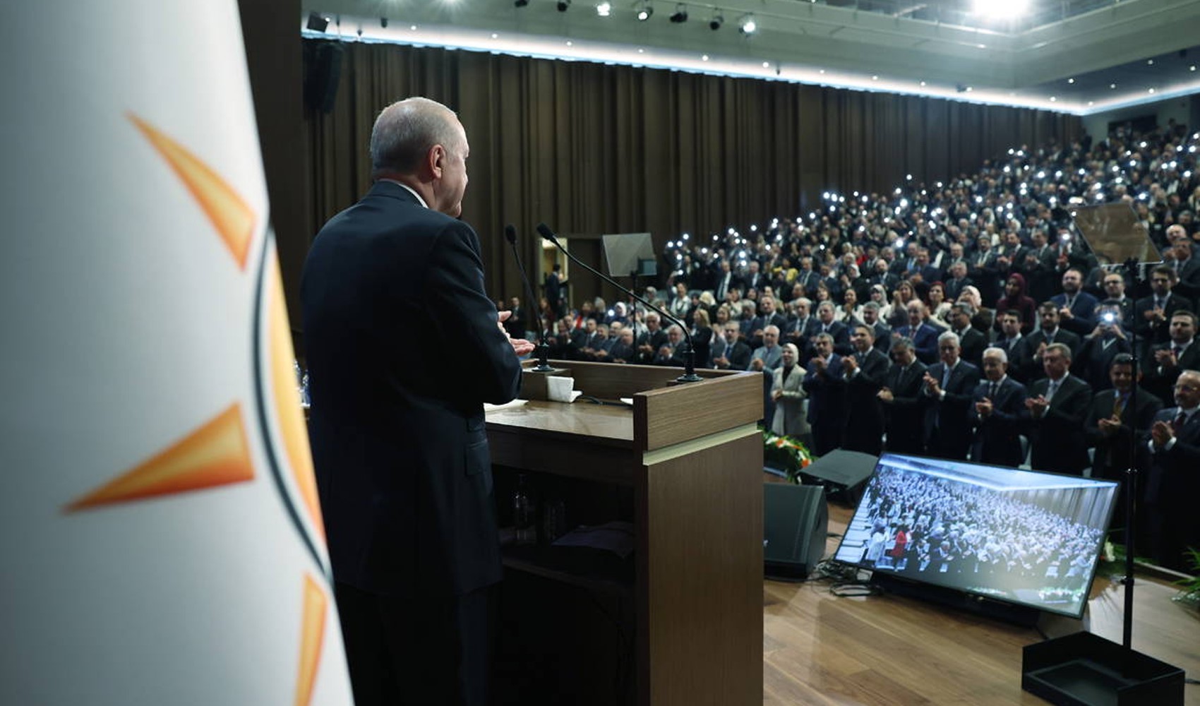 AKP kulislerinde alarm! Fon krizinde bomba 'VİP liste' iddiası: 26 kişi mercek altında
