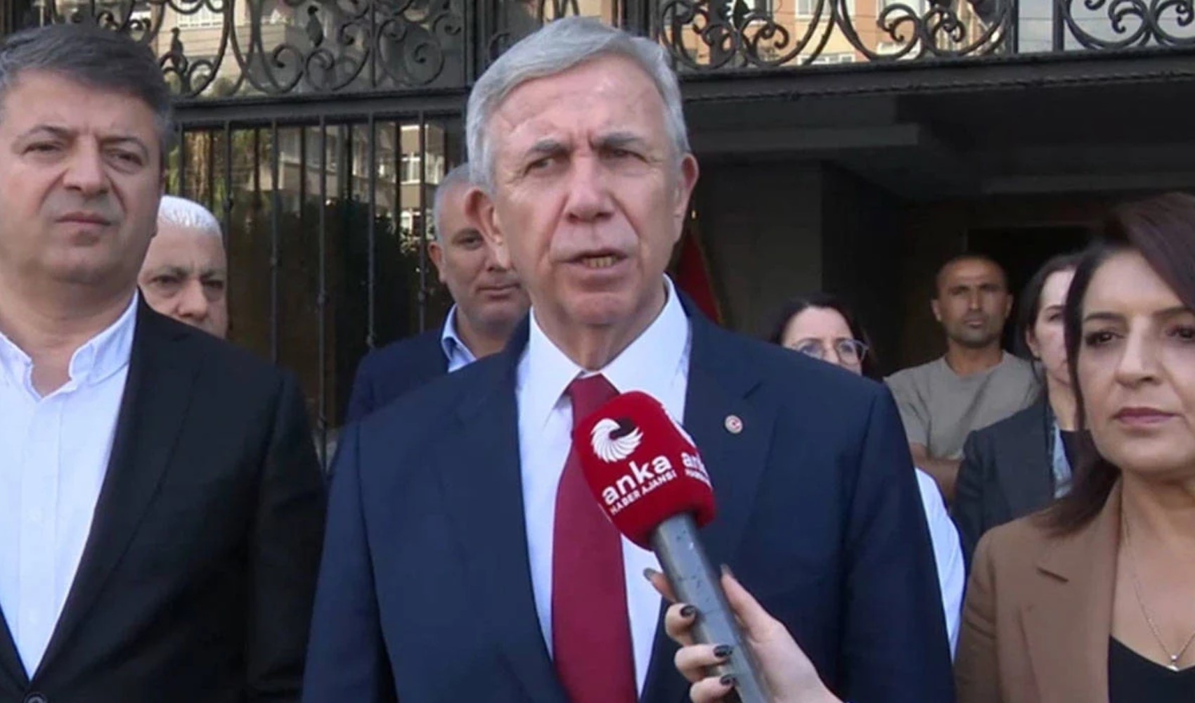 Il messaggio di Mansur Yavaş su Vahap Seçer citando Melih Gökçek