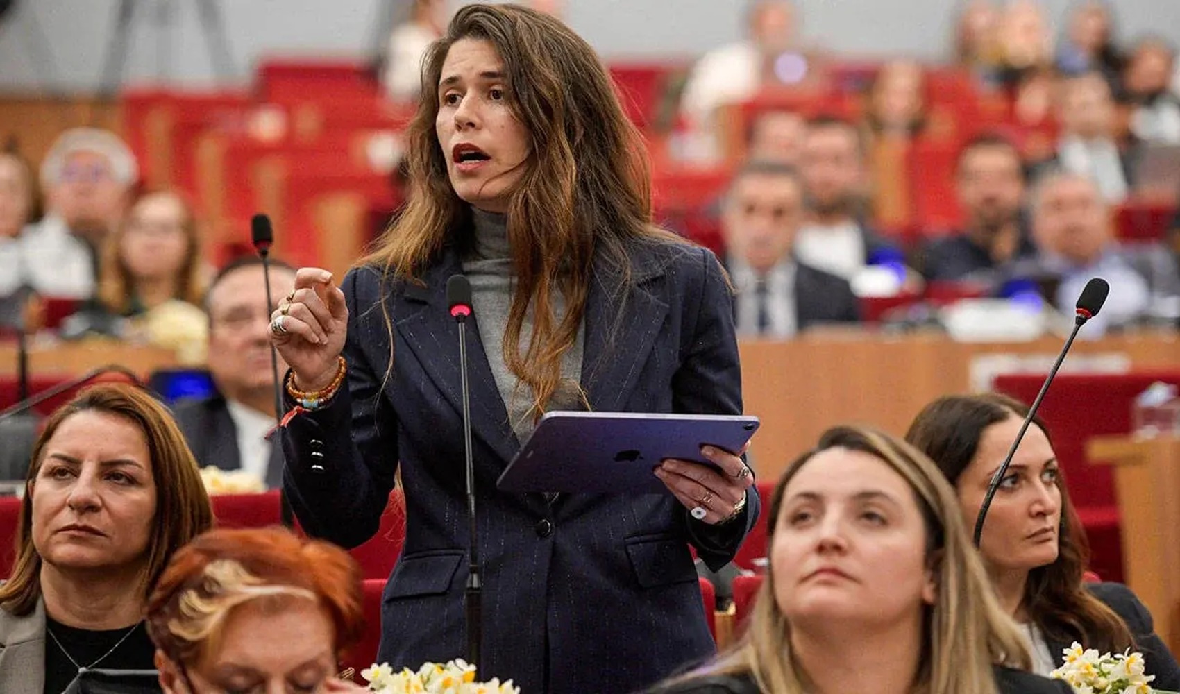 Çeşme Mayor Lâl Denizli responds to criticism over land sales: There is not a single penny I cannot account for