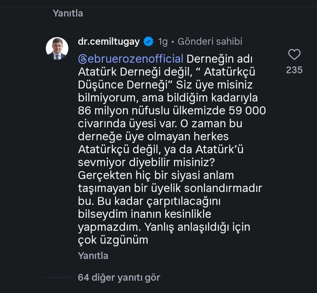 Cemil Tugay’ın Atatürkçü Düşünce Derneği üyeliğiyle ilgili bir yoruma verdiği yanıtı gösteren ekran görüntüsü.