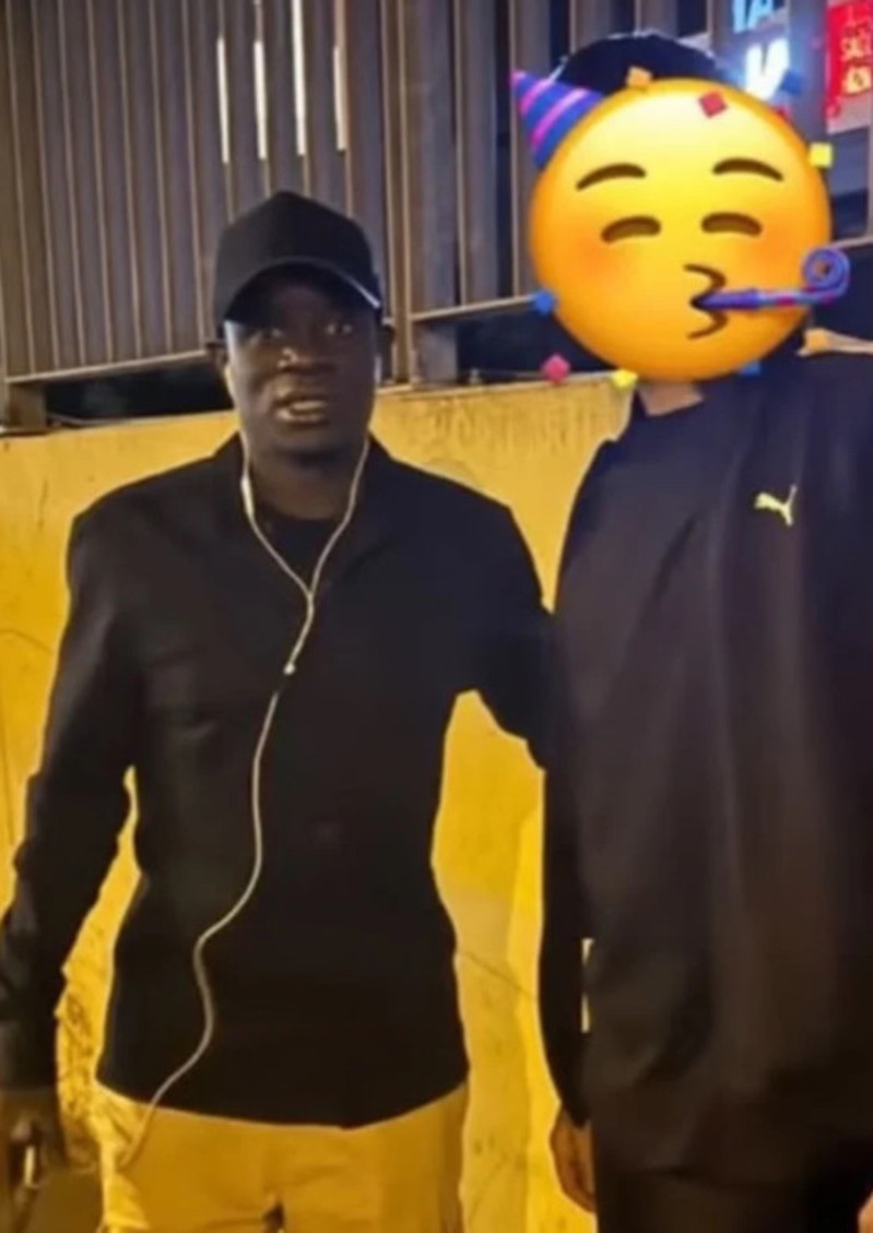 N’Golo Kante’nin bir taraftarla gece saatlerinde çekilen fotoğrafı.