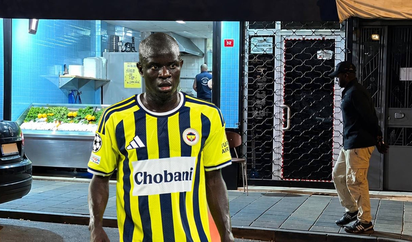 Fenerbahçe'nin yıldızı Kante gece yarısı Üsküdar sokaklarında
