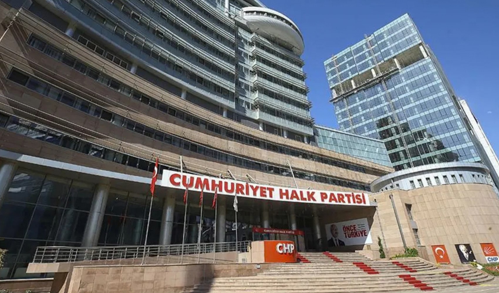 CHP'li il başkanı görevinden istifa ettiğini açıkladı