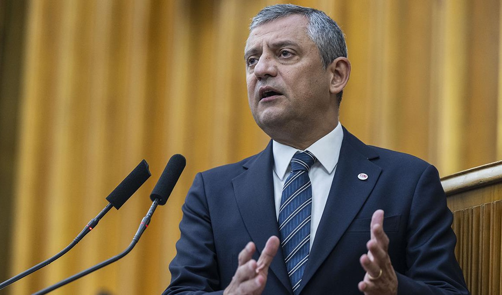 AK Parti'ye geçeceği iddia edilmişti: Özgür Özel'den çok sert Cemil Tugay çıkışı