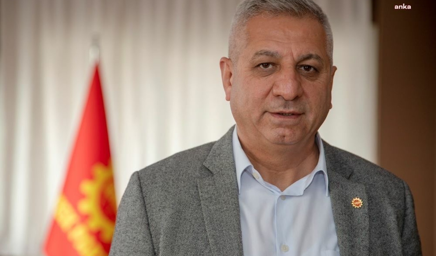 El presidente del EMEP, Seyit Aslan, reacciona ante la decisión de enviar tropas a Arabia Saudita