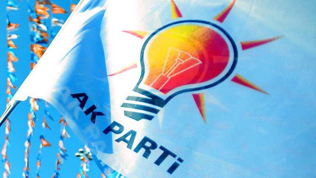AK Parti bayrağı ve parti ambleminin yer aldığı görsel.