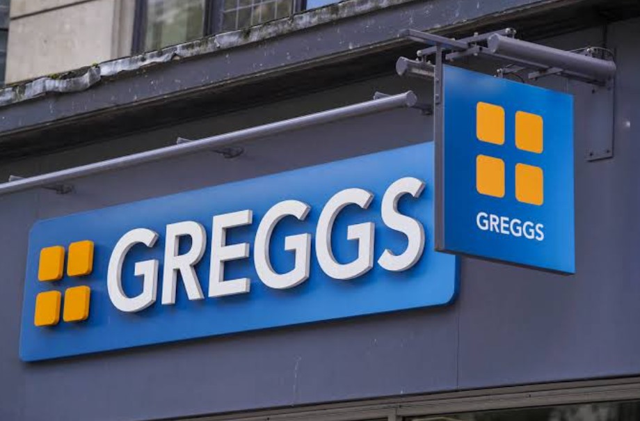 Greggs tabelasının yer aldığı mağaza cephesi.
