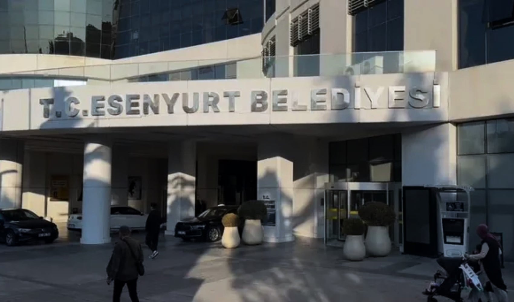 Son Dakika... Esenyurt Belediyesi'ne operasyon: Çok sayıda gözaltı var