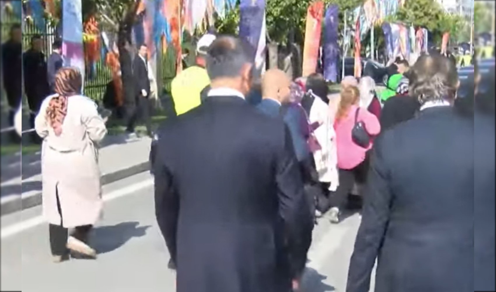 Son Dakika... Cemil Tugay AKP Genel Merkezi'nde! 'İzmir'i güzel şeyler bekliyor'