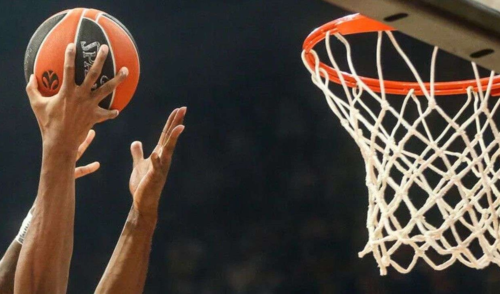 Fenerbahçe 4'te 4 peşinde, Efes ve Beşiktaş çıkış arıyor