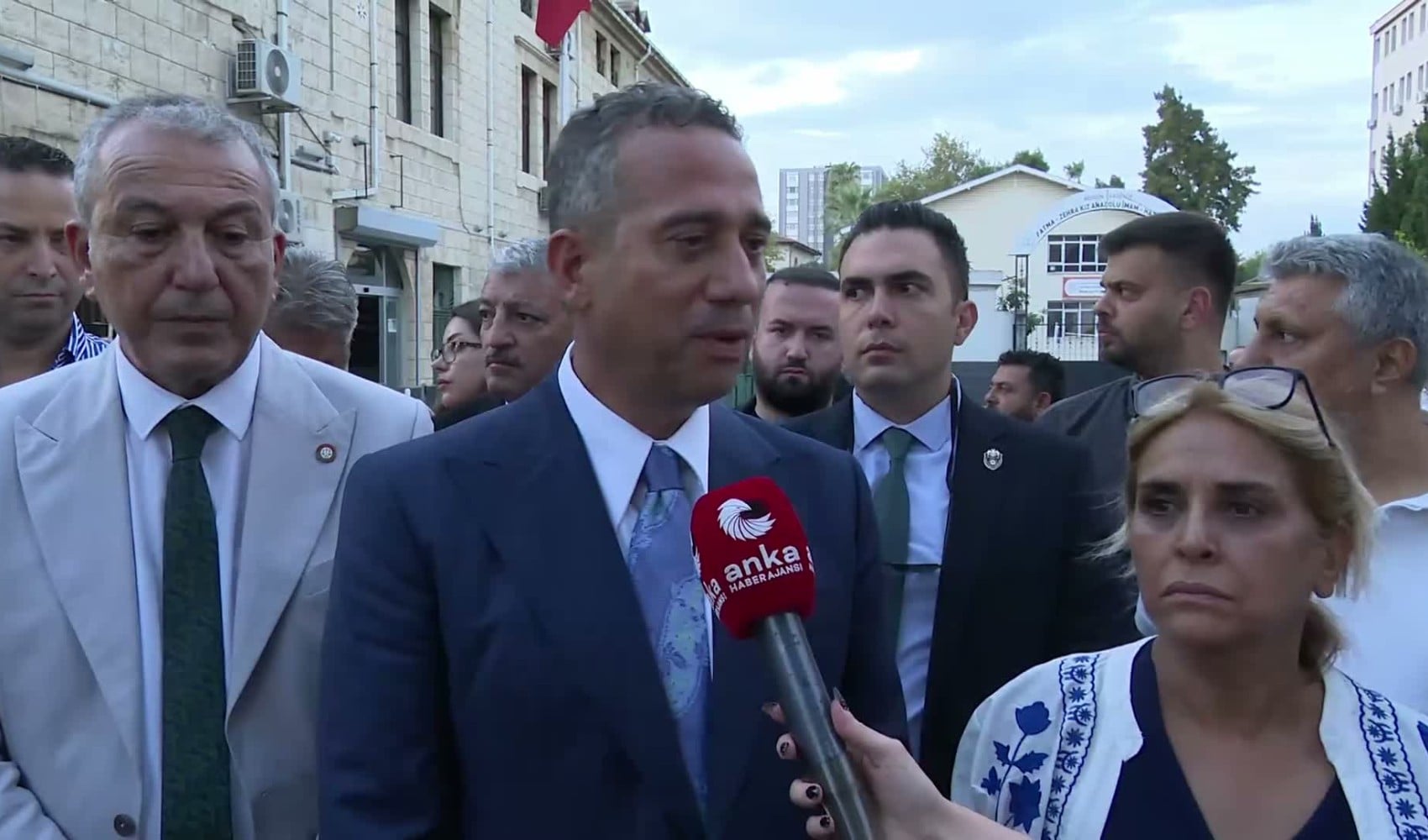 Cemil Tugay'ın AKP'ye geçisine YENİ Parti'den ilk tepki