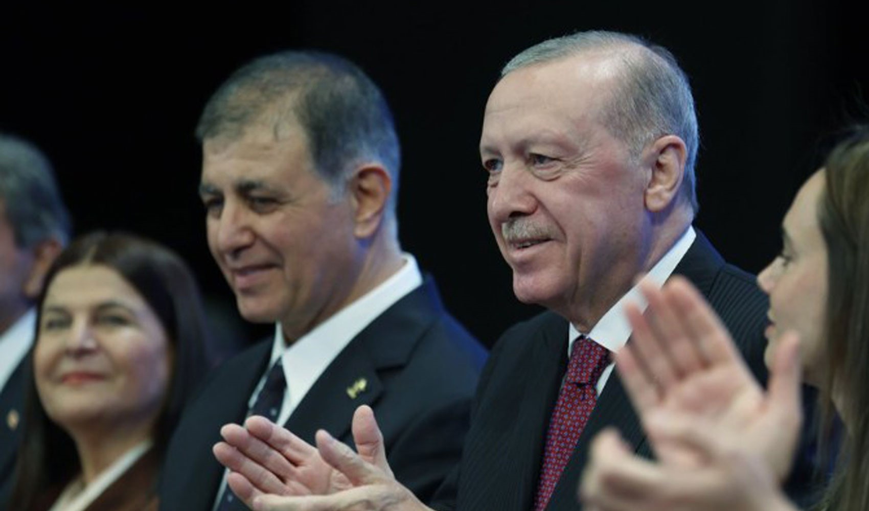 AKP'ye geçen Cemil Tugay'dan Erdoğan'ın paylaşımına yanıt