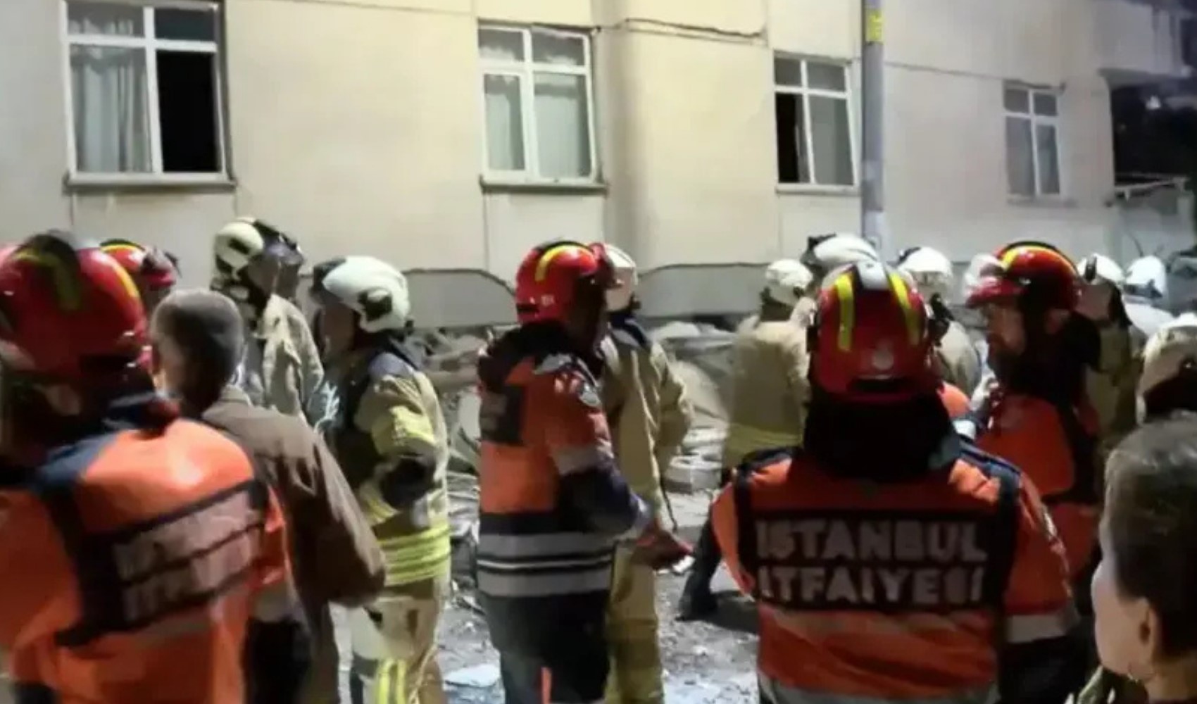 Maltepe’de çöken binayla ilgili korkunç gerçek: Binaya kaçak 3 kat eklendiği ortaya çıktı!