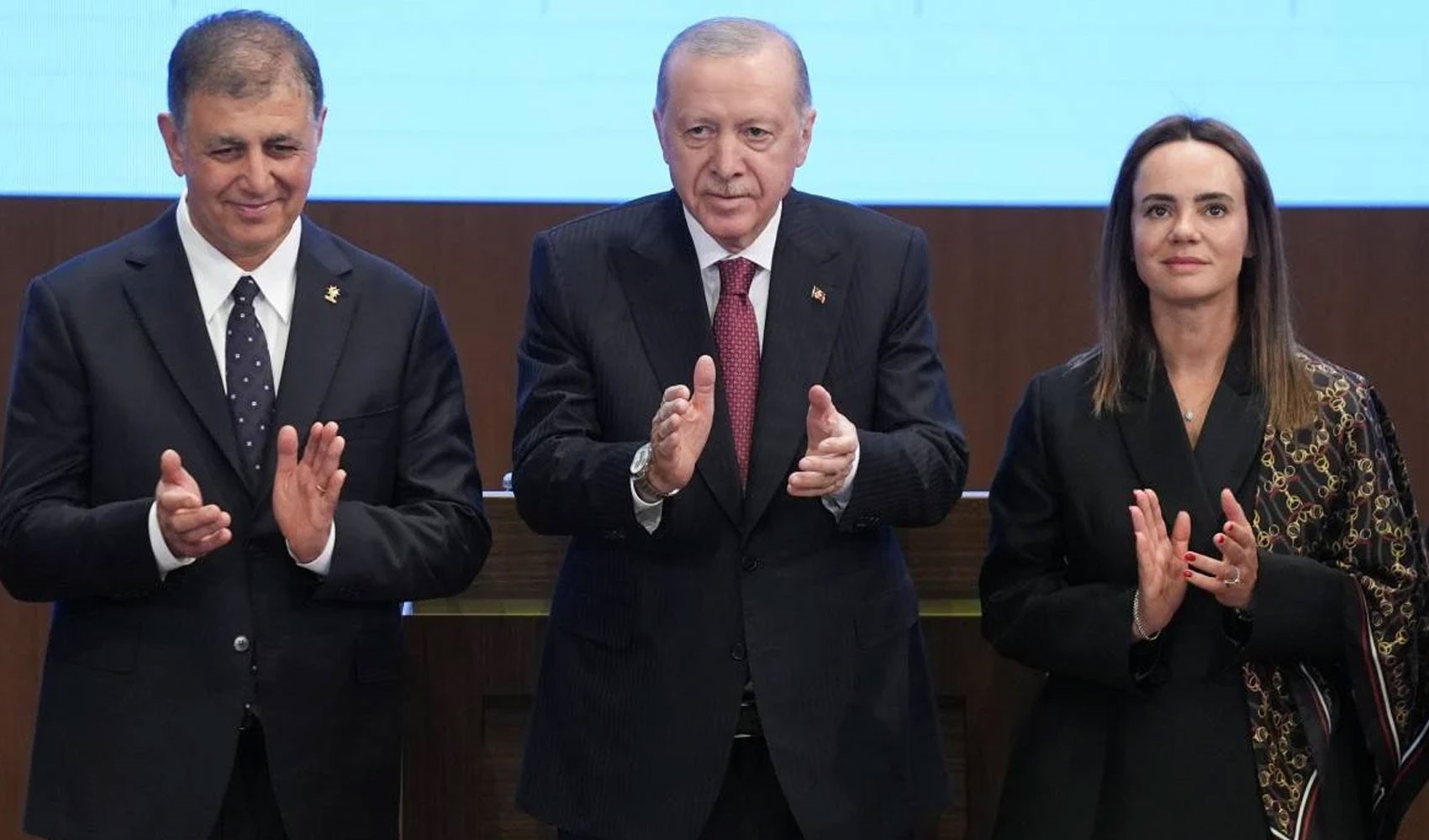 Cemil Tugay’ın AKP’ye geçişi dünya basınında: ‘Muhalefetin kalesi sandık dışı hamleyle el değiştirdi’