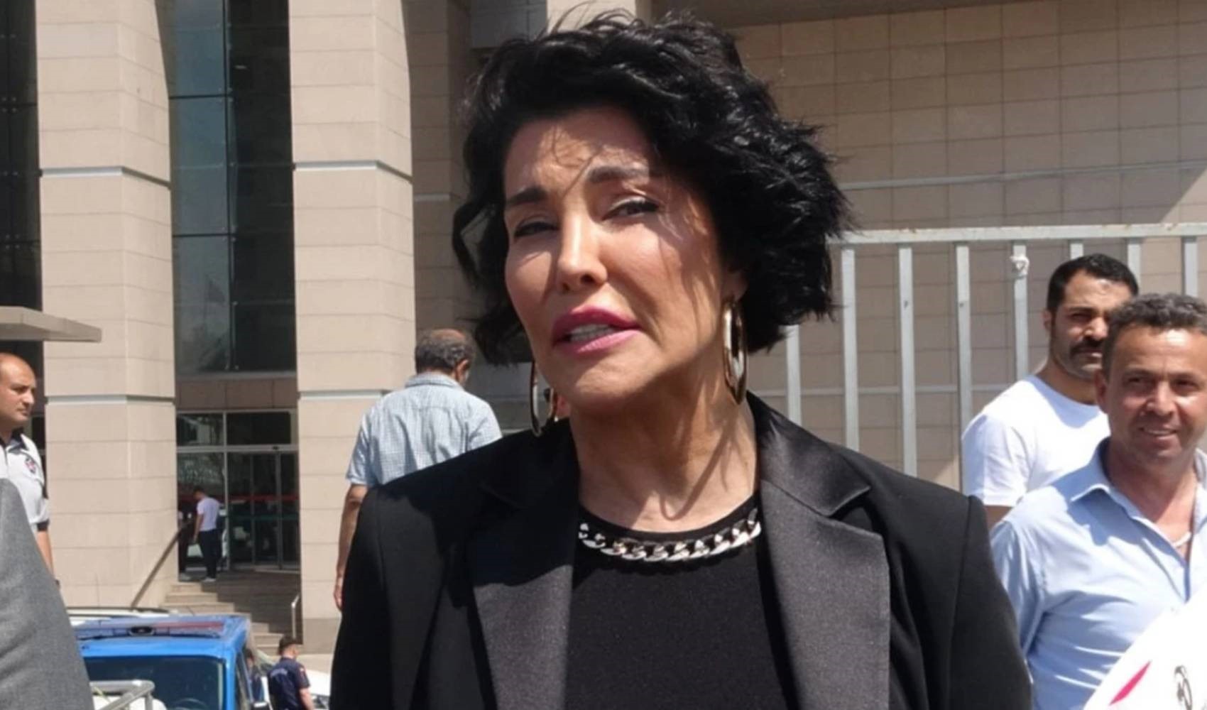 Deniz Akkaya hakkında yakalama emri talebi