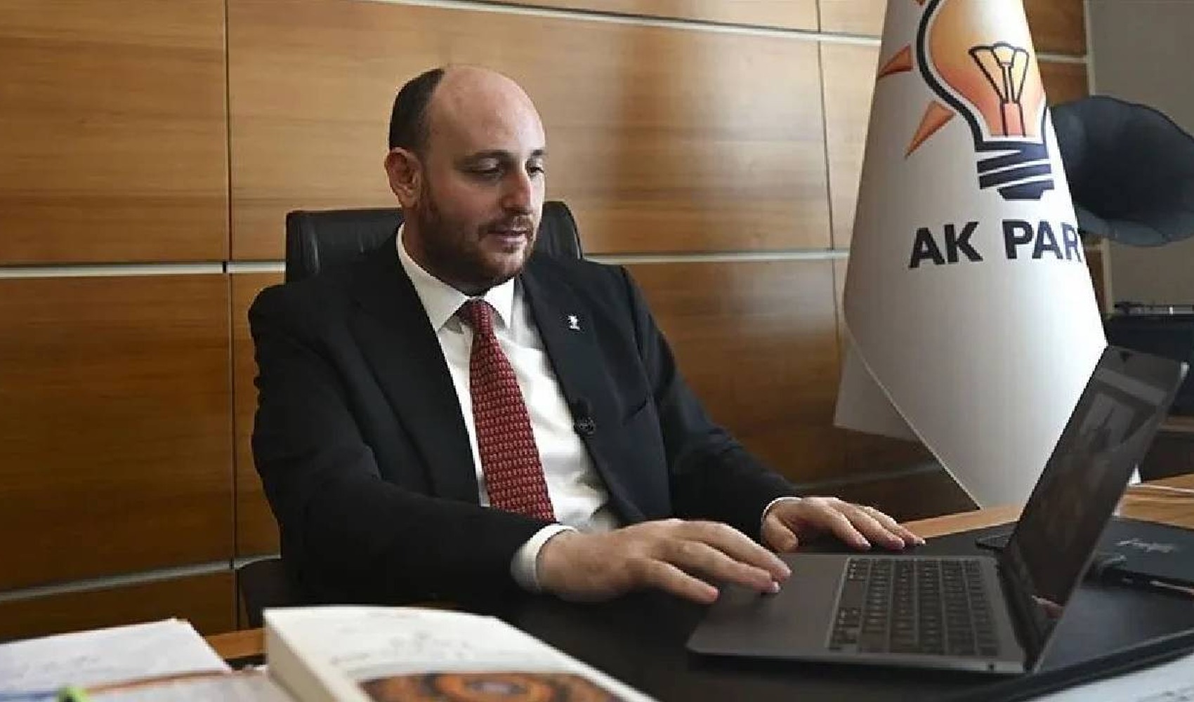 Il vicepresidente dell'AKP Büyükgümüş all'opposizione: Non dichiariamo eroe chi sbaglia
