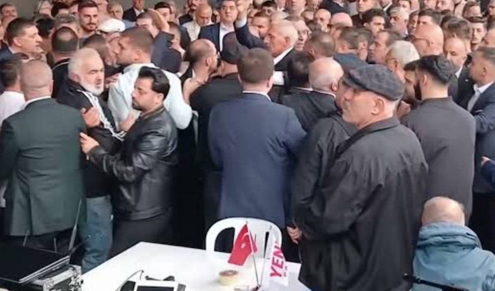 YENİ Parti Esenyurt kongresine soruşturma