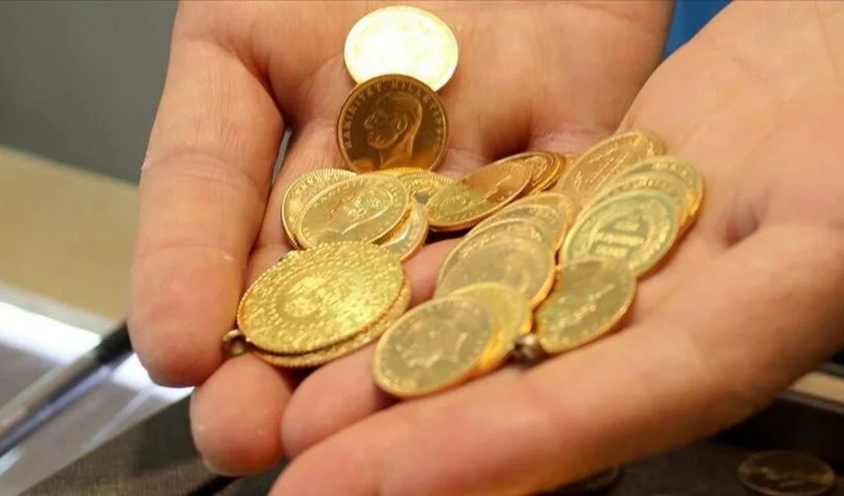 Altında ibre yukarı döndü: Gram altın ve çeyrek altında son durum ne?