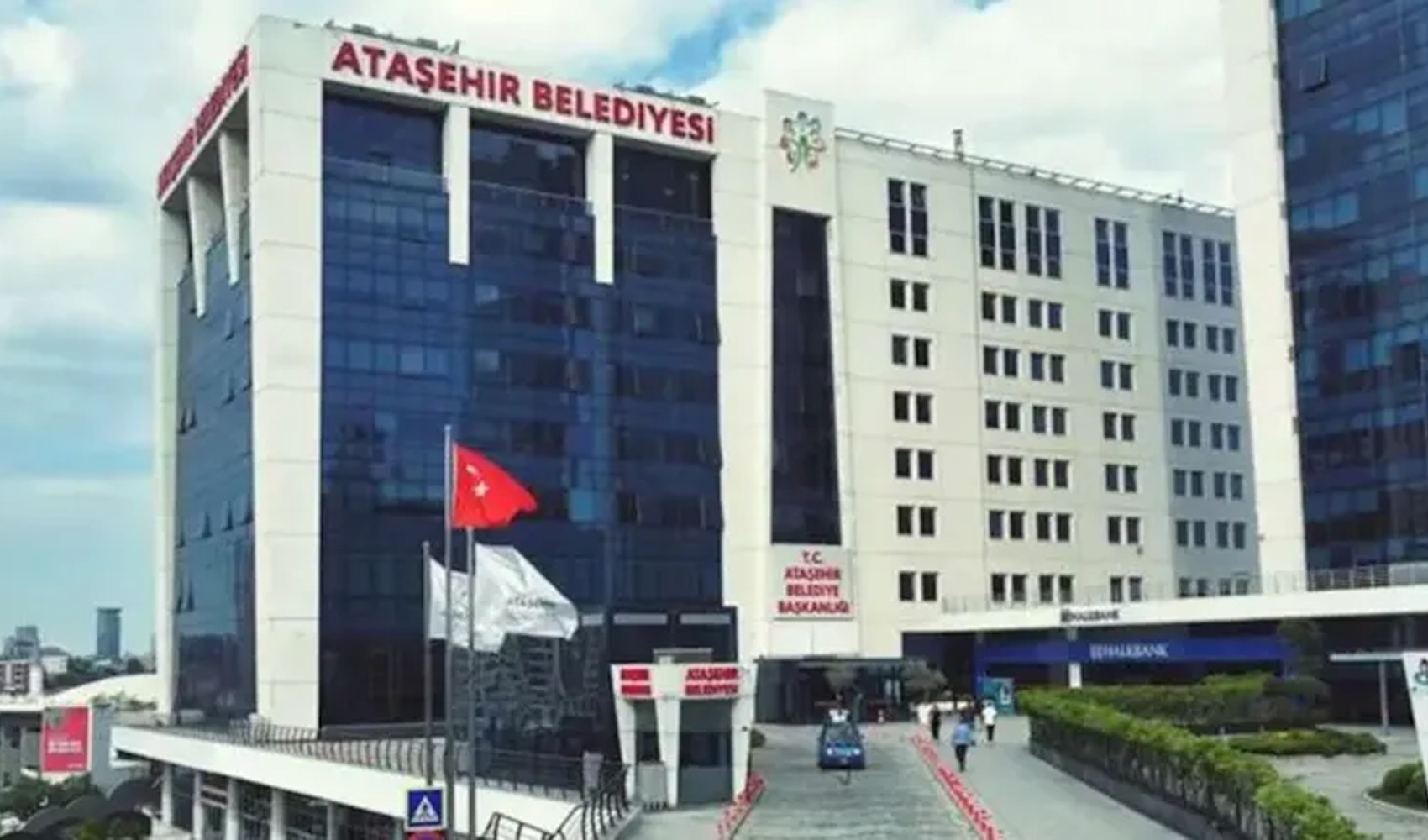 Ataşehir’de seçim öncesi dengeler değişti: Başkanvekilliği seçimi öncesi kritik istifa