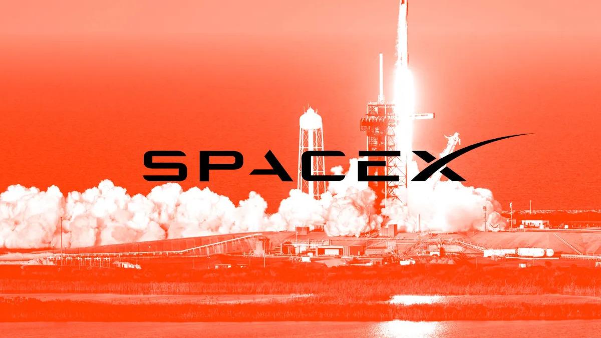 SpaceX logosu ve roket fırlatma görüntüsü.