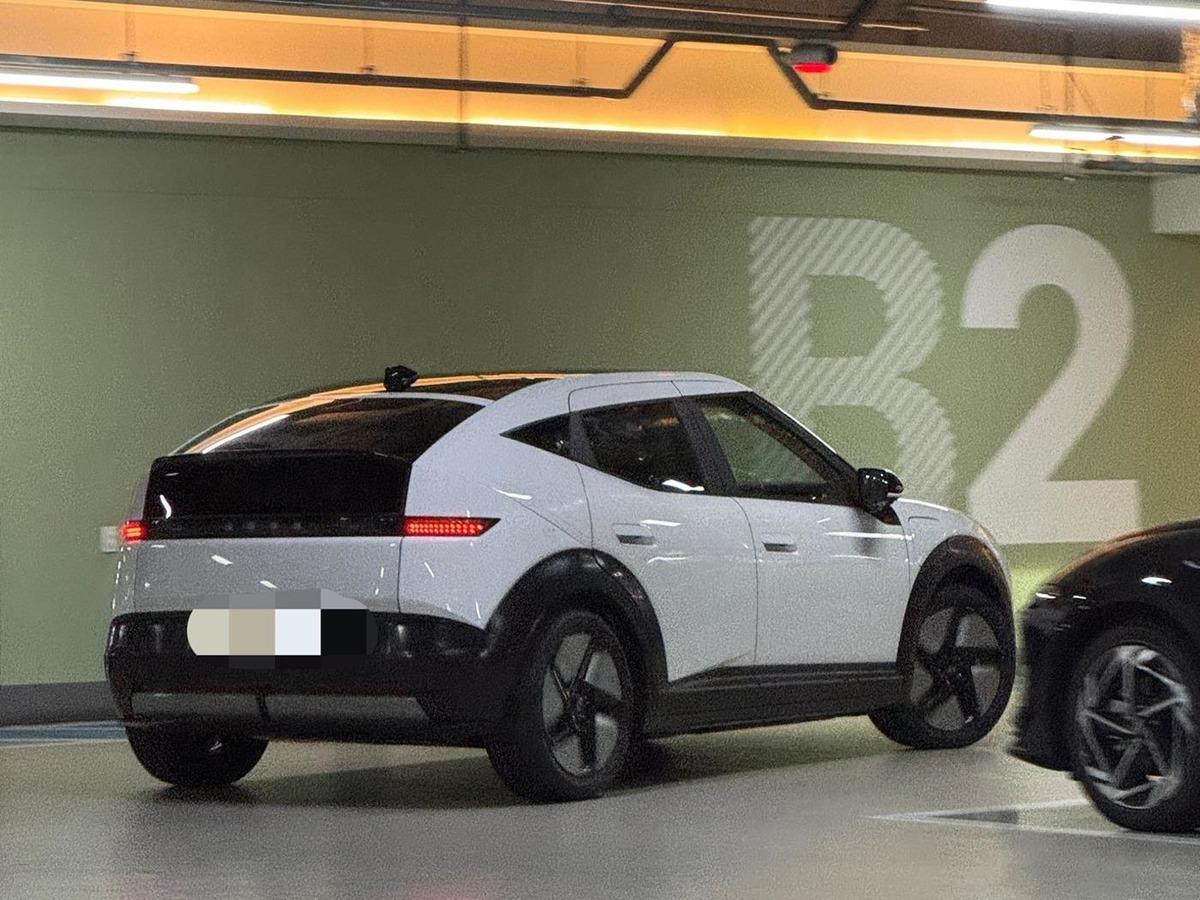 Annunciato il prezzo della Hyundai IONIQ 3 in Turchia: design, autonomia, dotazioni e prezzi in foto