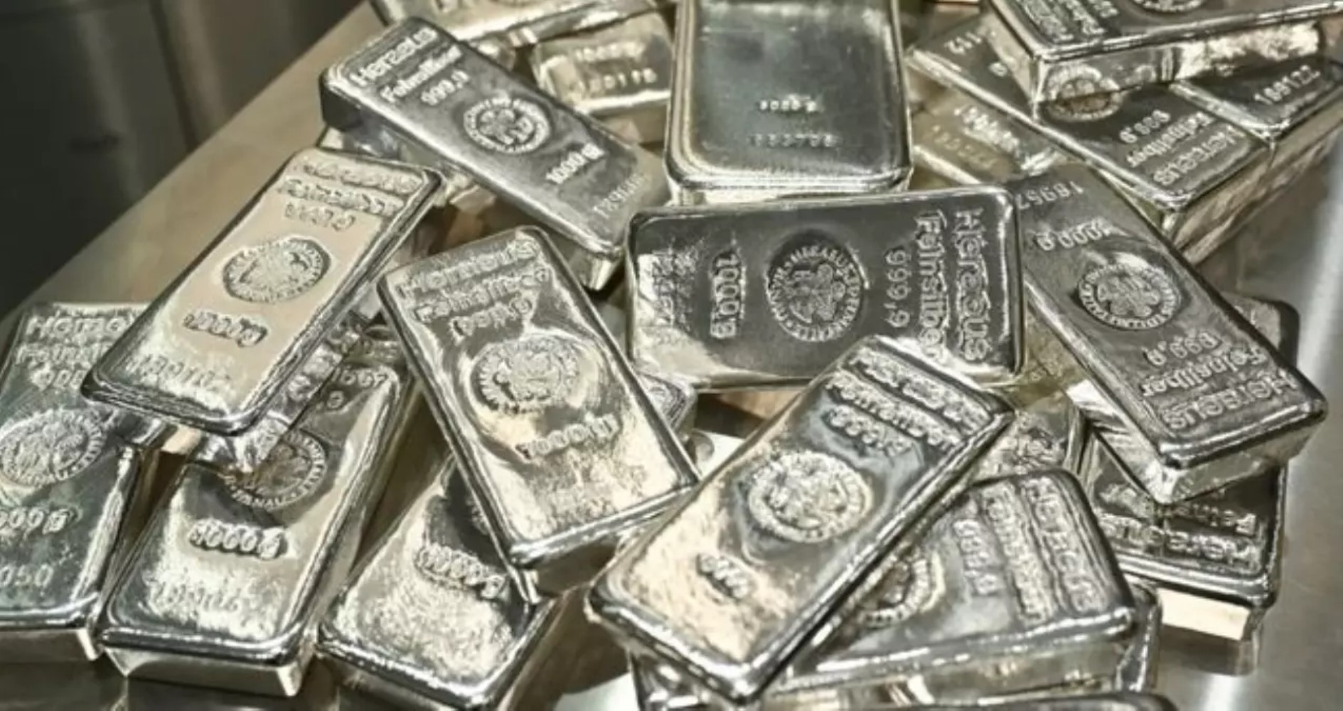 Ünlü ekonomist altın ve gümüş için rakam verdi! ‘Asıl fırtına kapıda…’