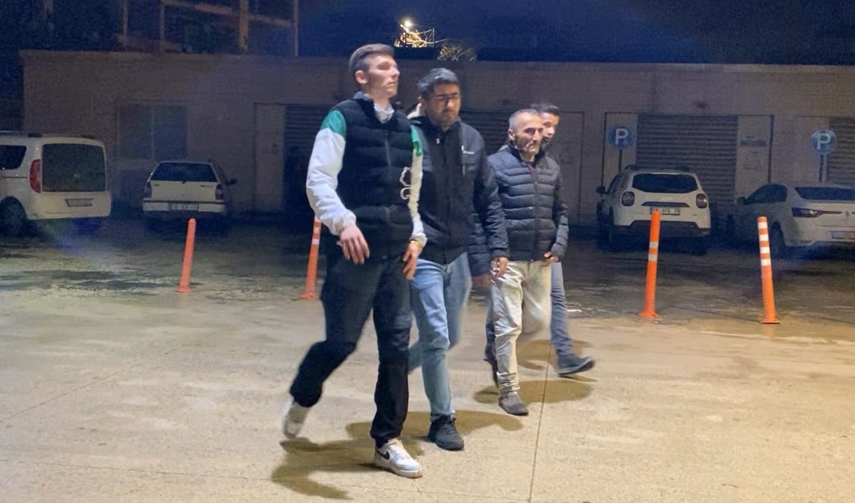 Tartıştığı arkadaşının kafatasını kırdı