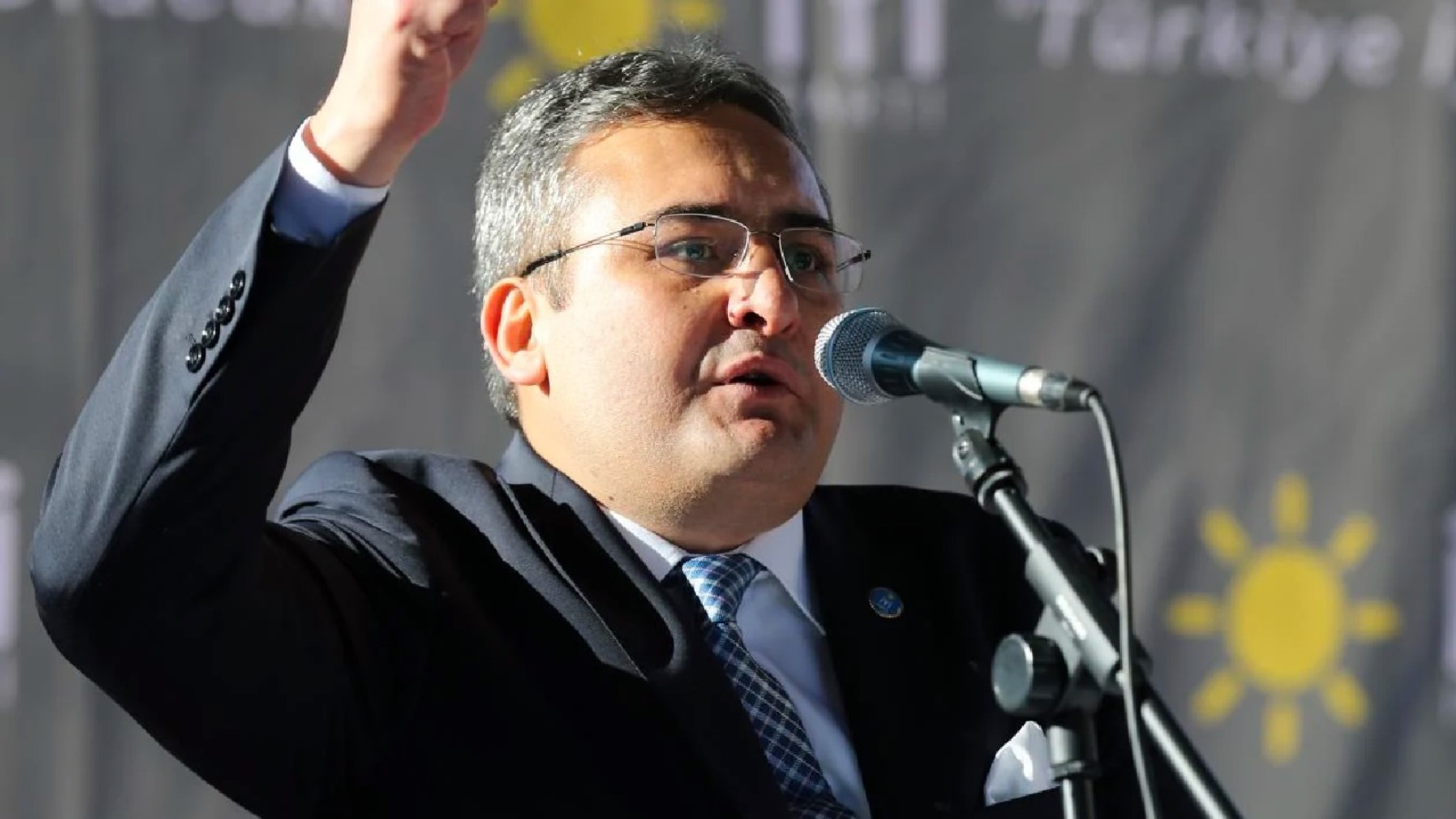 Cumhur İttifakında Mesut Özarslan bilmecesi sürüyor... AKP'li isim duyurdu: 'Şimdilik rafa kaldırıldı'