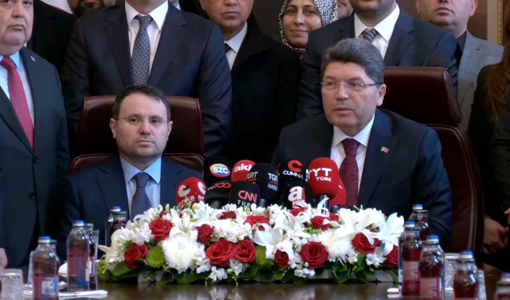 Adalet Bakanlığı'ndaki devir teslim töreninde koltuk krizi