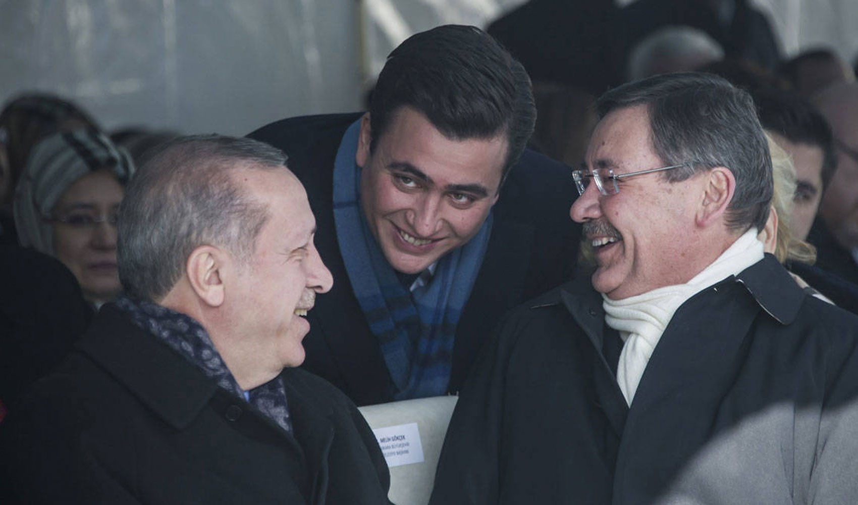 Oğlu yumruk atmıştı: Melih Gökçek'ten Mahmut Tanal'a yönelik tepki çeken 'nakavt' paylaşımı