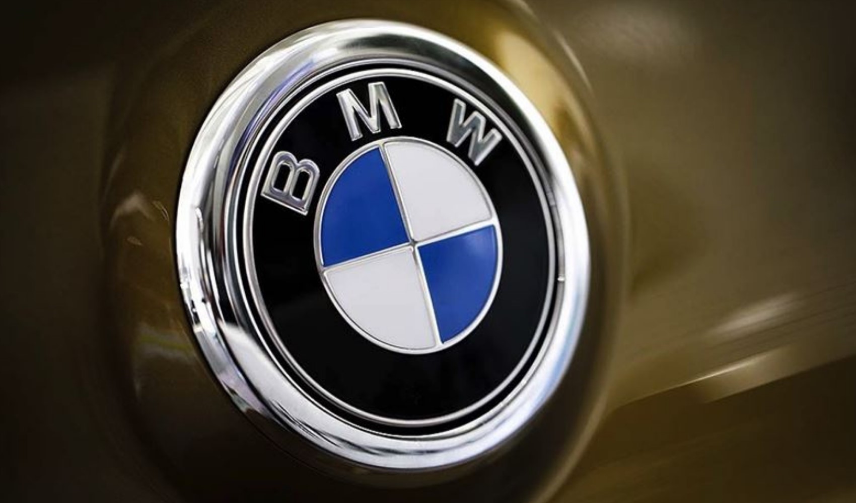 BMW'de yangın alarmı: Çok sayıda araç geri çağrılıyor