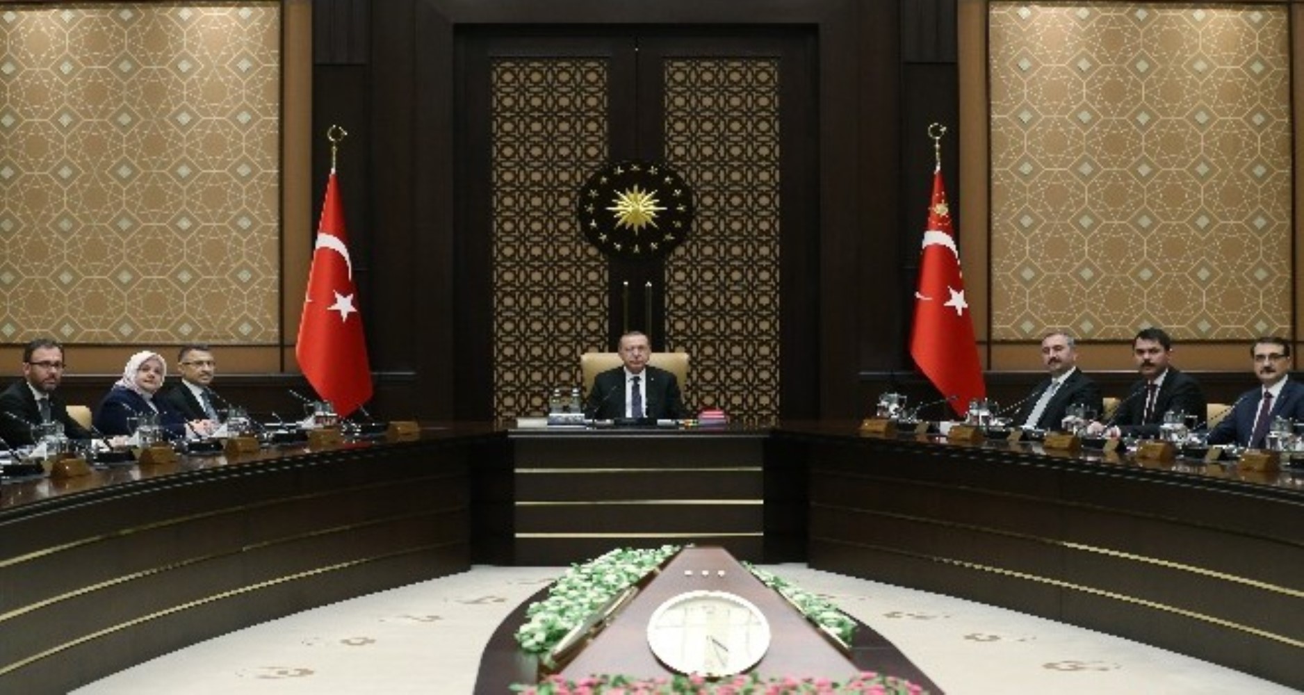 Gidenler ile ilgili kim ne konuştu? İktidar cephesinde tedirginlik yaratmış