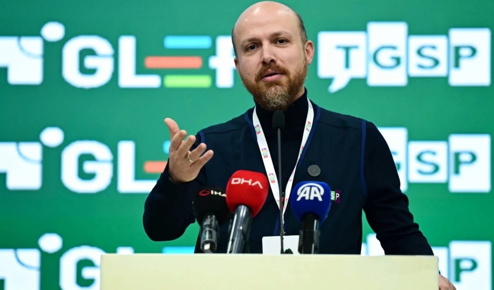 Bilal Erdoğan'dan bu kez mezar taşları çıkışı