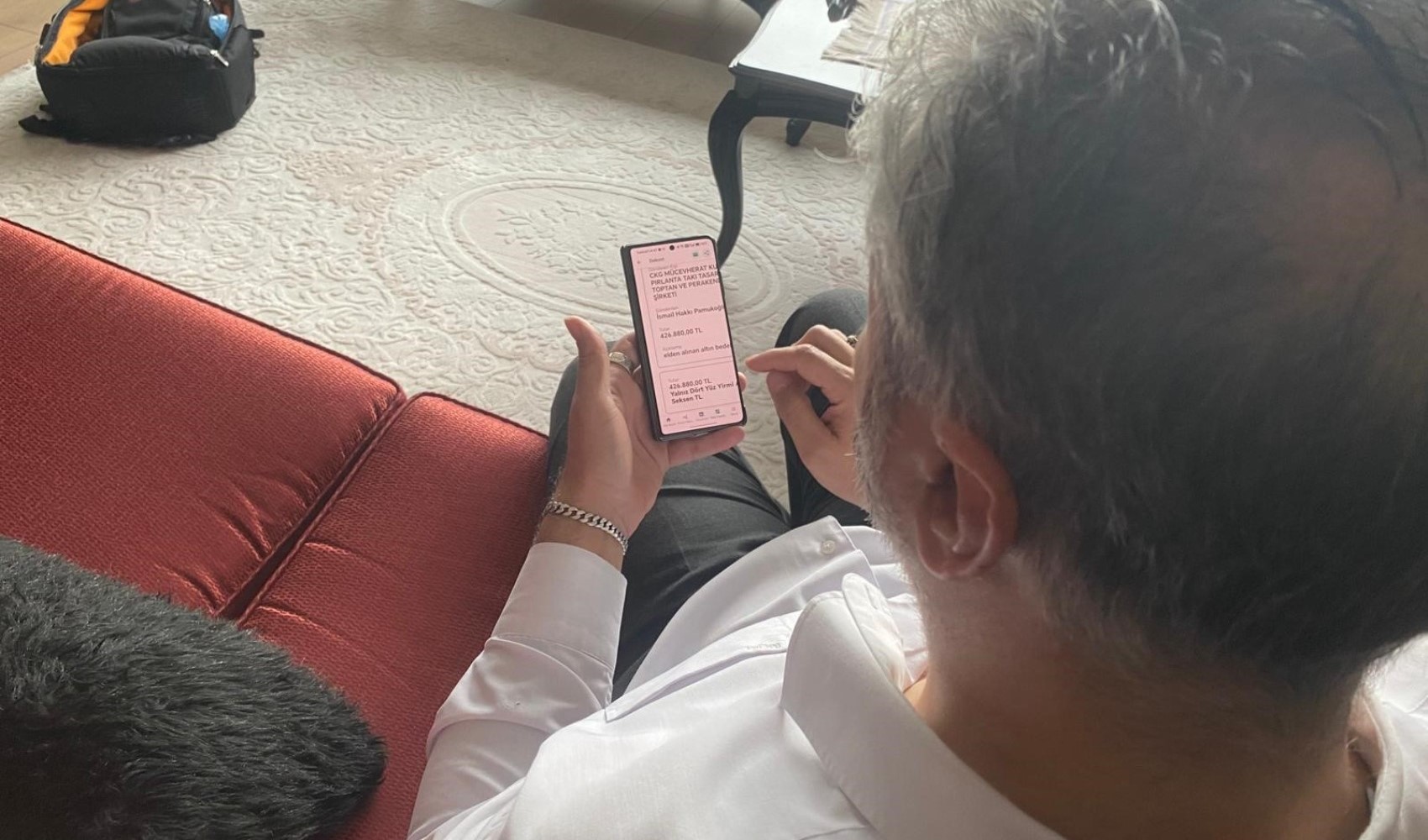 Hesabına bilmediği bir yerden 426 bin lira geldi