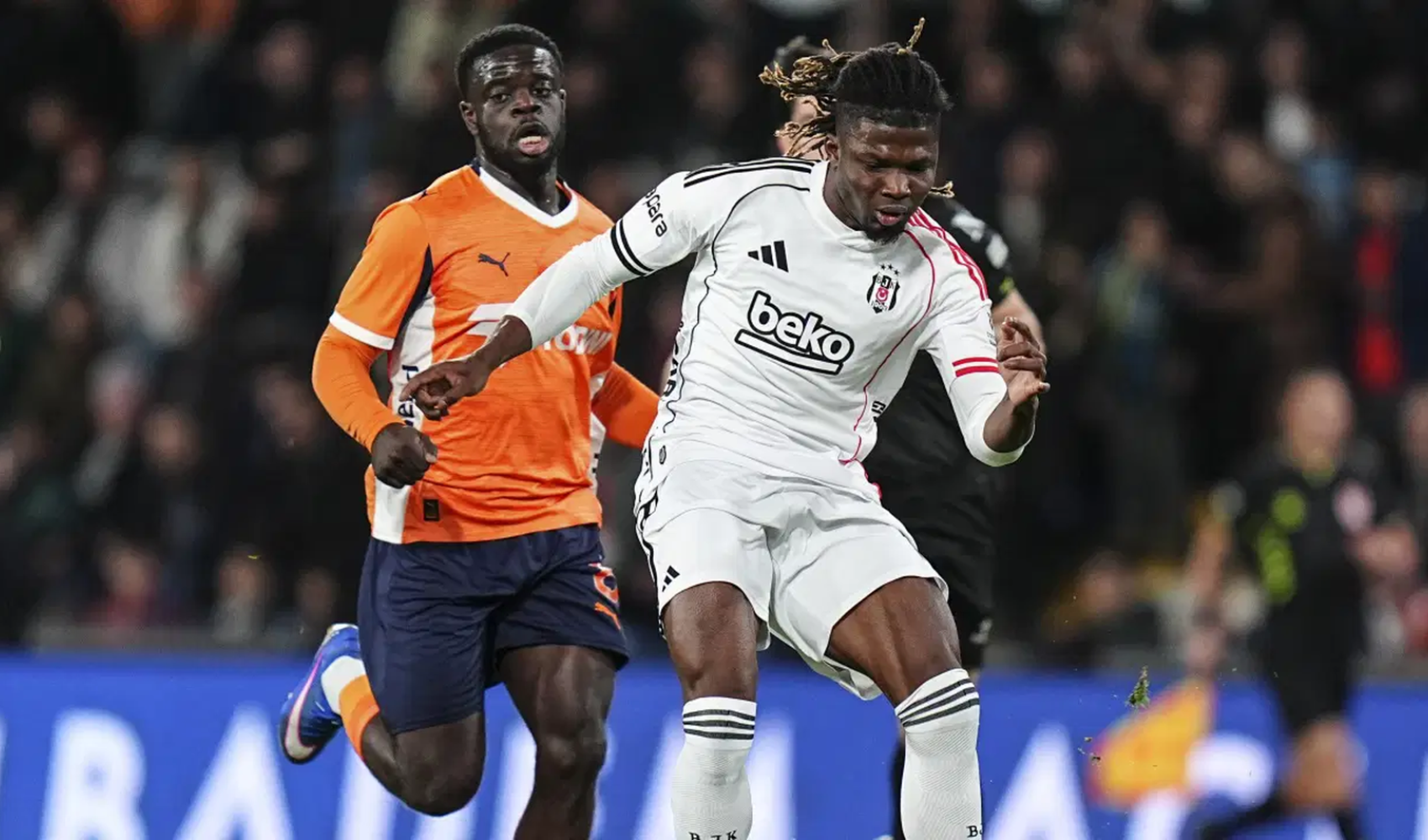 Beşiktaş'ta sakatlık şoku: Maça devam edemedi