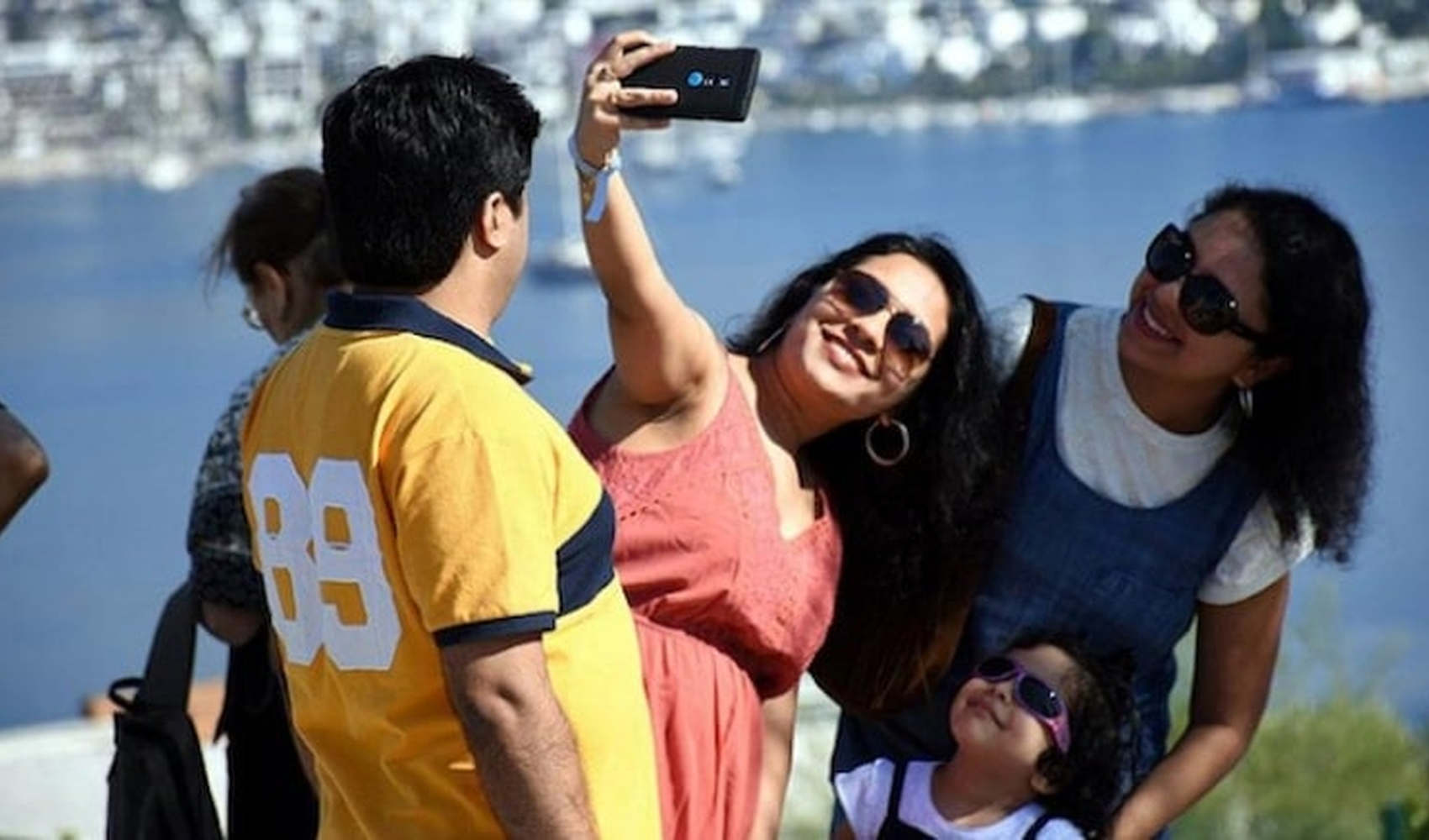 Hintli turistler Türkiye'den ayrılıyor