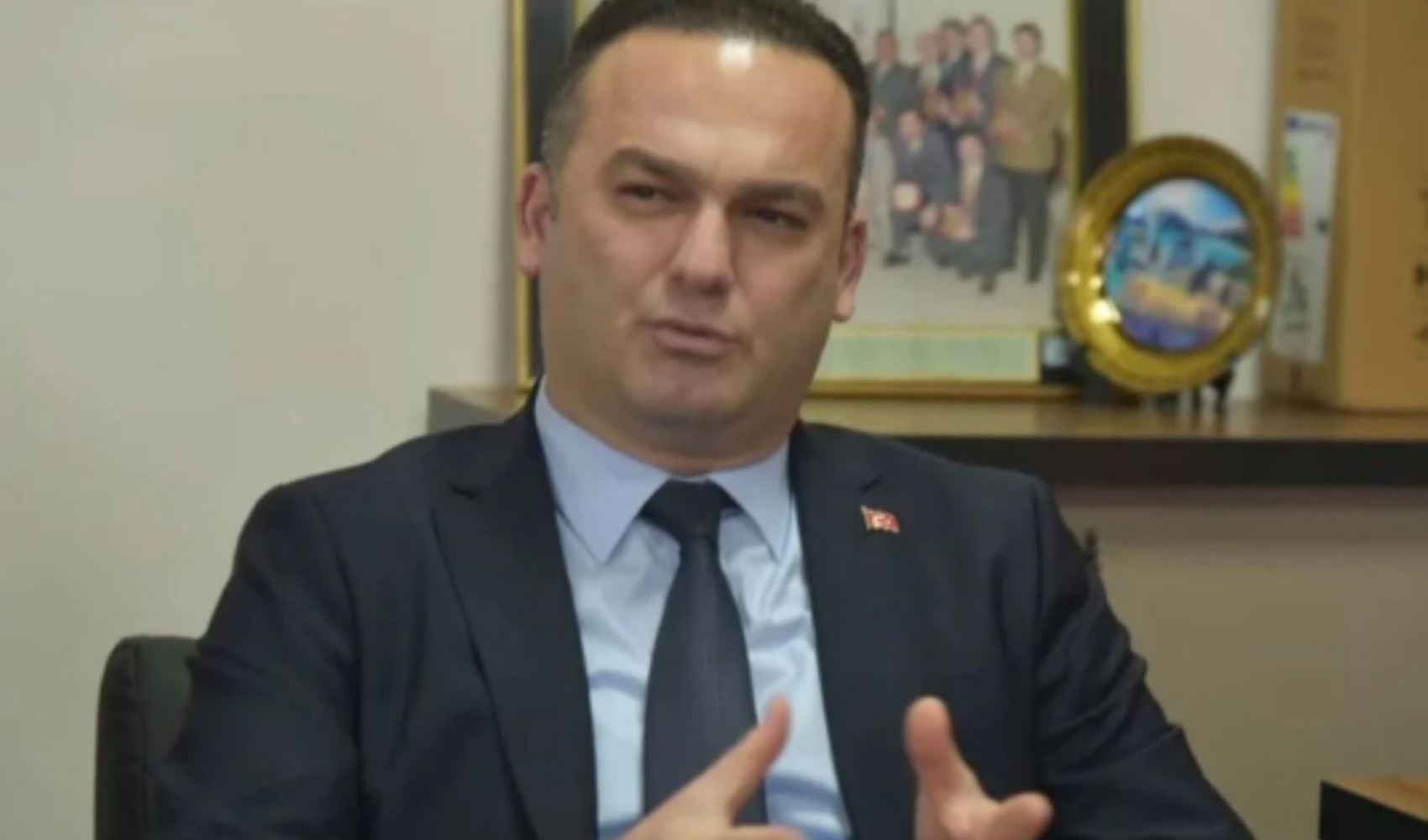 CHP, Hasbi Dede'yi kesin ihraç talebiyle disipline sevk etti