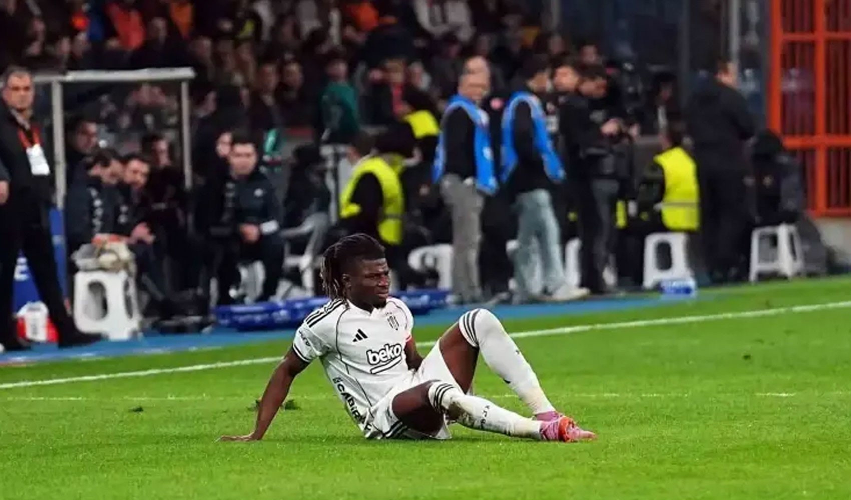 El Bilal Toure'den Beşiktaş'a kötü haber