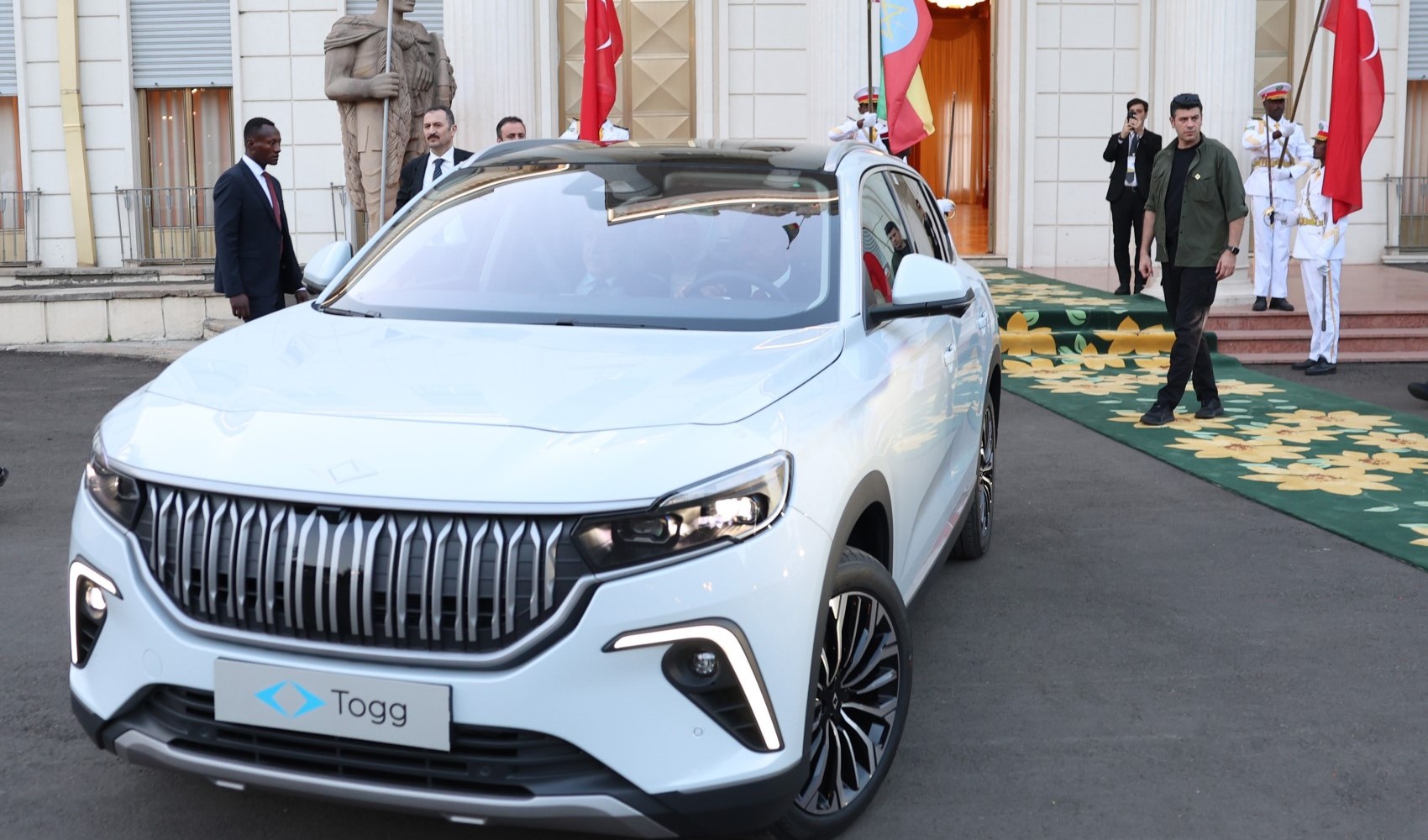 Cumhurbaşkanı Erdoğan'dan Etiyopya Başbakanı Ahmed Ali'ye Togg hediyesi