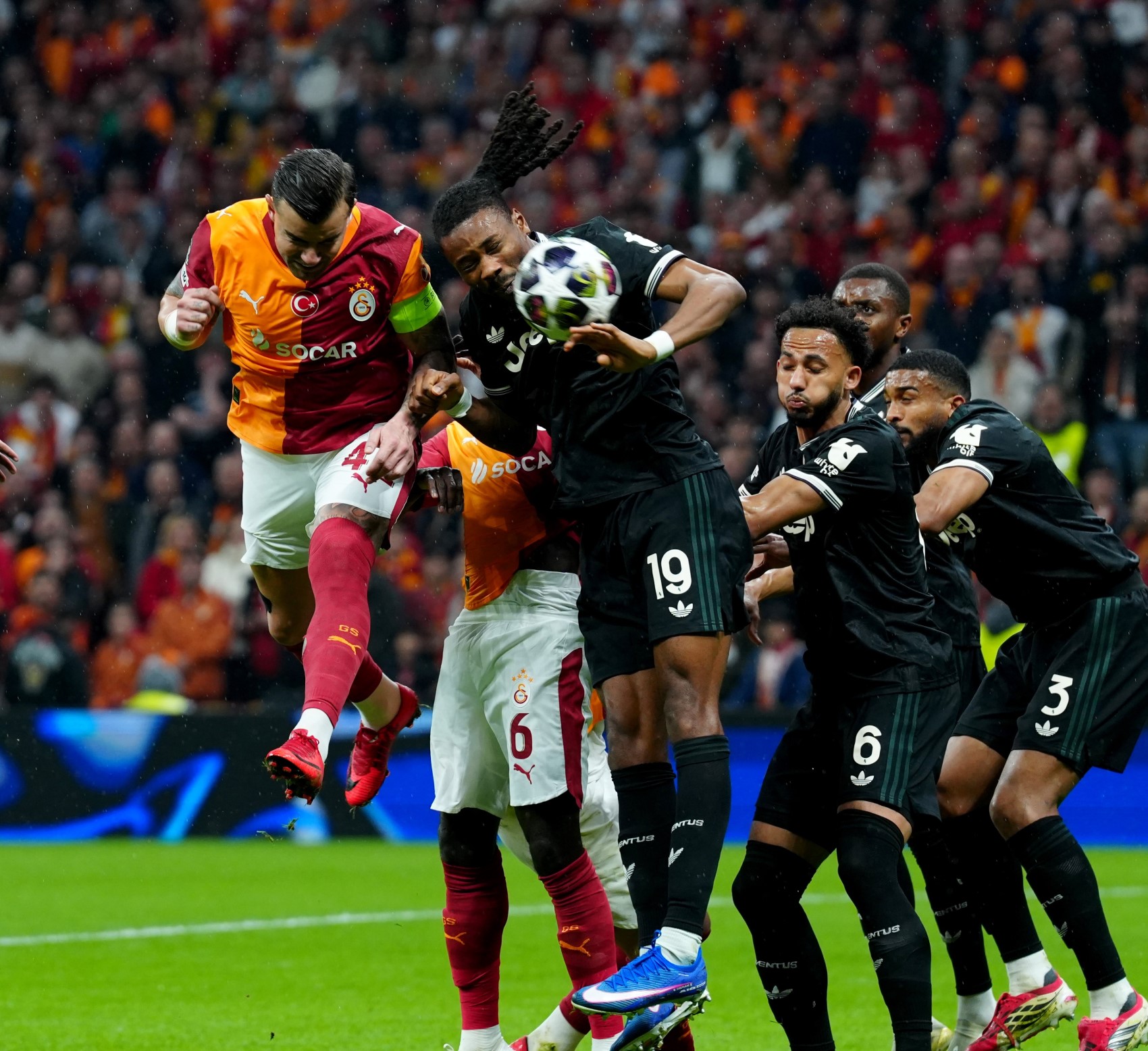 Galatasaray'dan Juventus'a 5 gollük tarife: Tarihi galibiyet geldi