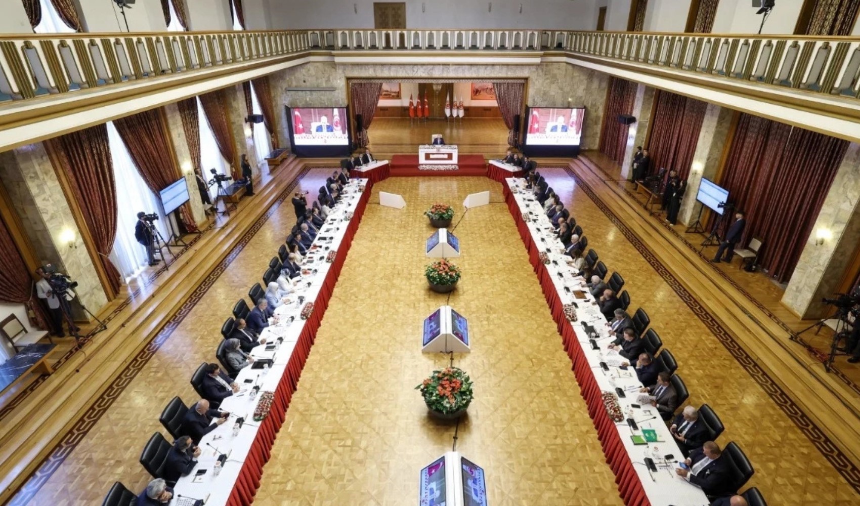 İmralı süreci raporu Meclis'te: Nihai raporda umut hakkı yer alıyor mu?