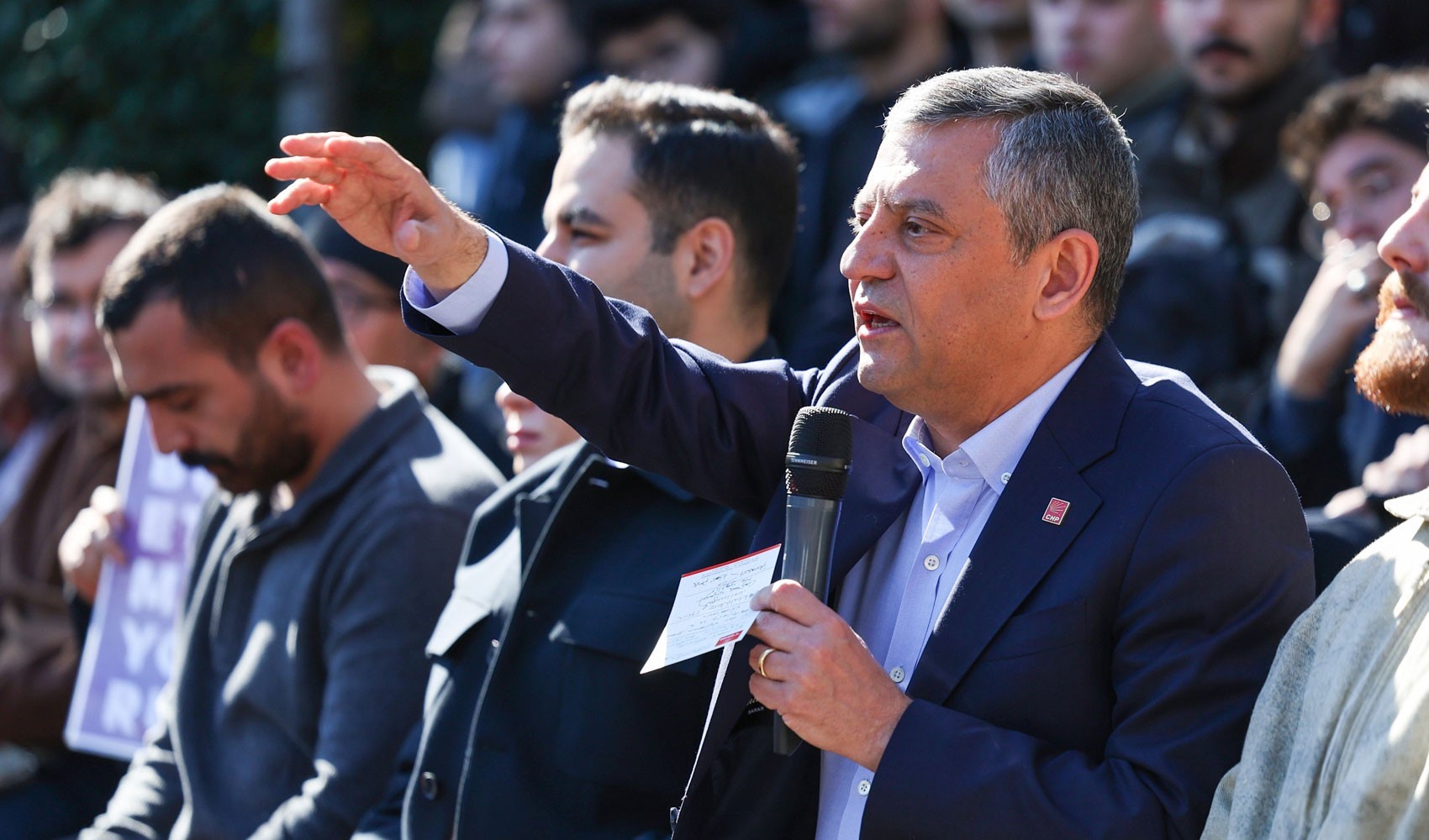 Boğaziçi'ni ziyaret eden Özel'den Erdoğan'ı kızdıracak sözler